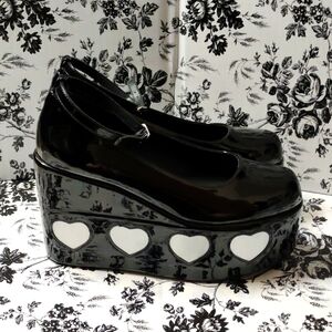 Goth/Punk Patent Faux-Leather Black Platform Wedges with Silver Hearts *NWT*